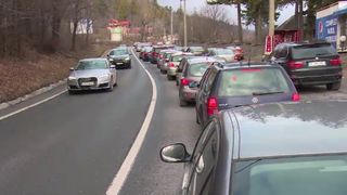 Carambol la Predeal! Traficul rutier este complet blocat. Se intervine de urgenta, sunt mai multe victime