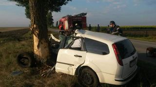 Accident de proportii in Telorman! Un barbat de 33 de ani a murit pe loc. Masina in care se afla s-a rupt in doua
