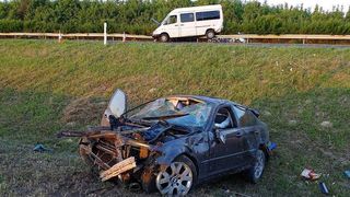 Autostrada blestemata! Inca un microbuz cu pasageri romani implicat intr-un accident in Ungaria!