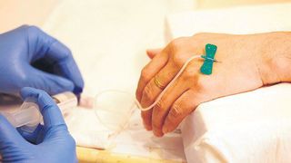 Ori la bal ori la spital! Asa se poate descrie nunta unei mirese din Brasov. Cea mai frumoasa zi din viata ei, s-a transformat intr-un adevarat cosmar