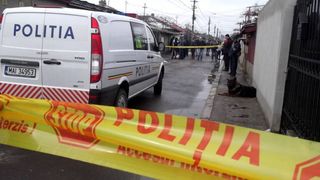 Plecase cu sotia si cei trei copii in Italia pentru un trai mai bun, insa a sfarsit intr-un mod crunt. Sotia l-a gasit in pat cu un cutit infipt in piept