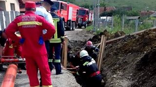 Un muncitor a murit in Salaj dupa ce s-a prabusit un mal de pamant peste el!
