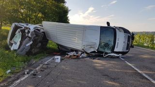 Accident soldat cu 7 victime dupa ce doua microbuze si un TIR s-au ciocnit pe DN2!