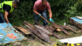 Descoperire macabra pe un drum din Gorj! Angajatii de la salubrizarea  au ramas socati: "Prea multe pacate se fac"