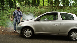 I s-a stricat masina, dar nu a vrut sa intarzie la munca! Ce a facut apoi a devenit viral!