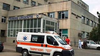 Familie de ursi, fotografiata in apropierea Spitalului de Urgenta din Miercurea Ciuc!