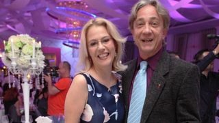 Anuntul Ralucai Moianu, facut cu cateva ore inainte ca fostul ei sot, Marius Ancuta sa inceteze din viata. Desi suferea de o boala grava, nimic nu prevestea moartea fulgeratoare a celebrului comentator de snooker