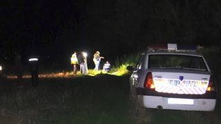 Adolescenta de 16 ani descoperita moarta la marginea unei paduri din Iasi. Fata a fost ucisa de iubitul ei. Tot el a sunat la 112