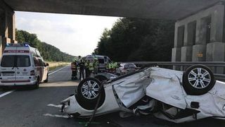 O familie de romani, implicata intr-un accident devastator in Austria. Tatal a murit, iar mama si fetita lor sunt in coma si se lupta sa traiasca