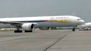 Disperare pe Aerportul Henri Coanda! Un avion, care circula pe ruta Mumbai-Londra, a aterizat de urgenta. Aeronava are o urgenta medicala la bord