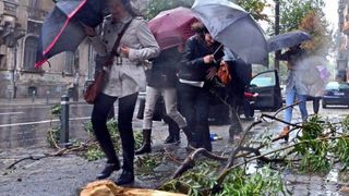 Meteorologii au publicat prognoza pentru saptamana urmatoare! Cand se termina ploile si furtunile