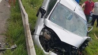 Accident dramatic pe Valea Oltului! Opt persoane, printre care si un copil de un an, au fost implicate. Un sofer a intrat intr-o depasire in curba