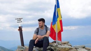 Imagini dureroase! Apropiatii lui Gabriel, profesorul mort in masivul Fagaras, nu pot trece peste disparitia lui!