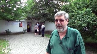 A invatat pe branci ca sa salveze vieti si a muncit 31 de ani ca medic. Singura varianta ca sa aiba un salariu mai mare este sa devina brancardier