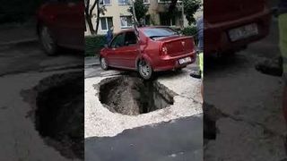 A vrut sa plece cu masina la munca, insa cand a coborat in parcare a avut un soc! Ce a descoperit un brasovean sub masina sa!