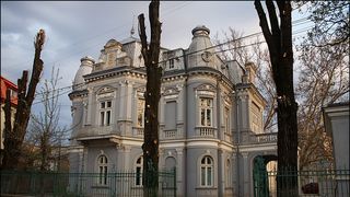 Continua acuzatiile grave la adresa Liceului Dinu Lipatti, din Bucuresti. Profesorii pastreaza tacerea, desi se vehiculeaza spagi de 800 de euro