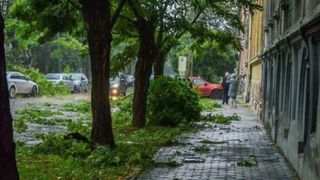 Alerta meteo de ultima ora! Vin ploile si vijeliile in toata tara! Adio, vremea buna!
