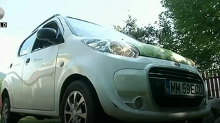 Pe strazile din Baia Mare circula o masina electrica suta la suta romaneasca, facuta de un maramuresean