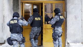 Perchezitii la cel mai vechi clan din Capitala. Faptele grave pentru care sunt suspectati