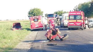 Soferul tractorului implicat in accidentul de la Buzau a fugit de la fata locului si este cautat de politisti!