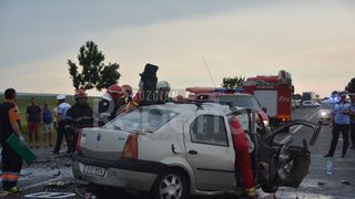 Trafic paralizat pe E85, in urma unui accident! O femeie a murit, iar alte patru persoane au fost ranite!