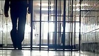 Angajatii penitenciarelor intra in GREVA japoneza si fac un miting de protest. Sindicalistii ameninta ca nu vor mai intra la munca