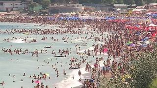 Nu ai loc sa mai arunci un an! Litoralul romanesc, mai aglomerat ca niciodata