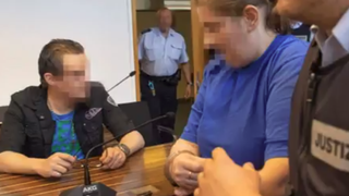 Parinti cu chip de monstru. Si-au vandut copilul de numai 9 ani pedofililor pe dark net. Ce pedeapsa vor primii acum cei doi