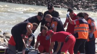Tragedie in judetul Vrancea! Un adolescent de 15 ani a murit inecat in raul Putna! "Striga sa vina cineva, dar n-avea cine..."