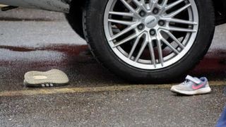 Una dintre cele 4 surorile din Bihor, calcate de masina pe trotuar, nu stie ca nu mai are un picior!