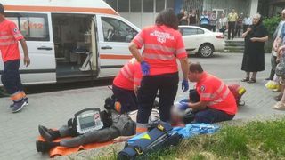 Un barbat de 83 de ani din Pascani a murit pe strada! Batranul s-a stins chiar in fata unui cabinet medical!