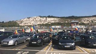 Romanii din Diaspora se aduna in numar mare pentru protestul de peste doua zile! Ultimele imagini de la frontiera