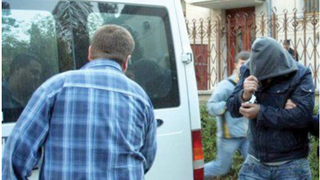 Caz socant in Vaslui! Un barbat i-a taiat gura sotiei, pentru ca femeia a vrut sa mearga la biserica