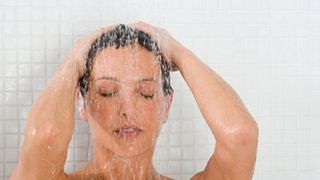 Filma zeci de femei care faceau dus in pensiunea lui. Ce a facut cu inregistrarile barbatul cu mintea bolnava intrece orice imaginatie