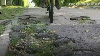 Unul dintre cele mai frumoase parcuri ale Bucurestiului pune zilnic viata copiilor in pericol