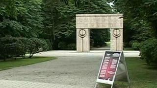 Incredibil! Pe Poarta Sarutului a fost montata o statie meteo! Ce explicatii dau autoritatile din Targu Jiu