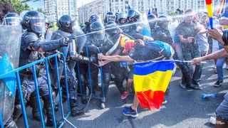 Jandarmeria Romana, primele declaratii dupa violentele din Piata Victoriei: "A fost o interventie justificata"