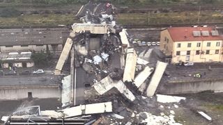 Tragedie in Italia! Un pod rutier din Genova s-a prabusit!