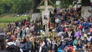 Sfanta Maria Mare. Pelerinii merg sa se roage la Icoana facatoare de minuni de la Manastirea Nicula. Ce a pregatit Mitropolia Clujului pentru credinciosi