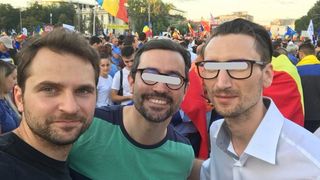 Sotia initiatorului mitingului diasporei e gravida in luna a noua! Partenera lui Sebastian Burduja va naste la cateva zile dupa ce i-a murit fiica de 3 ani!