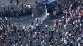 Jandarmeria Romana a cheltuit 740.000 lei de la UE pentru un exercitiu-mamut de restabilire a ordinii publice! Ofiterii, cazati la 4 stele