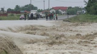 Urgia s-a dezlantuit! Vremea rea a facut prapad in Campulung Moldovenesc