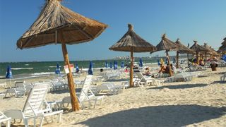 De luni scad preturile pe litoral! Iata de cati bani ai acum nevoie pentru a merge la mare