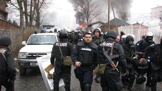 In Kosovo s-a putut! Seful Jandarmeriei Romane despre cum a salvat femeile si copiii dintr-o multime dezlantuita: "Gandul meu s-a indreptat catre fetita mea"