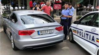 Dupa numerele de inmatriculare obscene a aparut firma cu acelasi nume! Un roman din Anglia si-a inregistrat o companie de prestari servicii si face angajari!