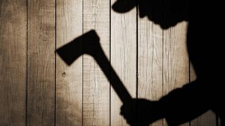 Incident socant in Gorj! Un barbat de 45 de ani i-a crapat capul fiului sau cu un topor!