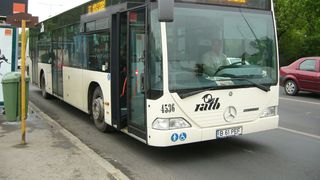 Autobuz RATB, implicat intr-un accident cu 3 raniti in Capitala