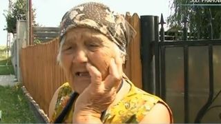 Gest de milioane al unei batrane din Prahova! Ce a facut dupa ce a gasit la gunoi o geanta plina cu bani!