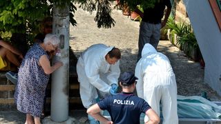 Tragedie in Italia! O romanca a fost gasita moarta in casa batranei pe care o ingrijea