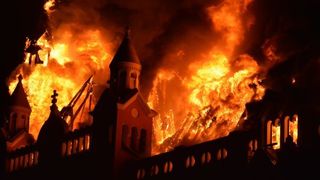 Imaginile dinaintea declansarii incendiului din Oradea! Motivul ar fi un scurtcircuit la instalatia de iluminat